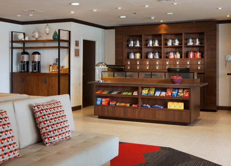 Four Points By Sheraton Hotel & Suites