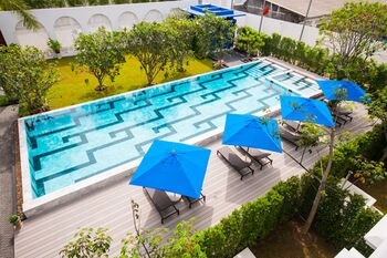 Little Nyonya Hotel
