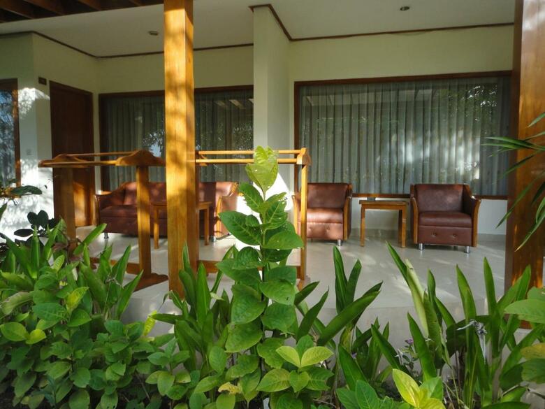 Puri Sari Beach Hotel