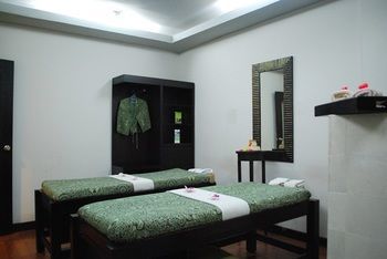 Harmoni Suites Hotel