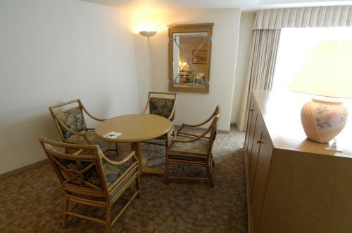 Royal Oak Hotel Spa & Gardens