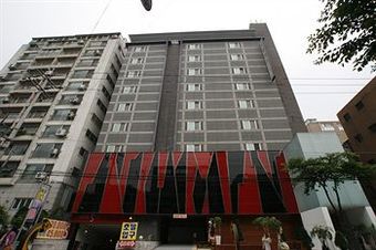 Hotel S