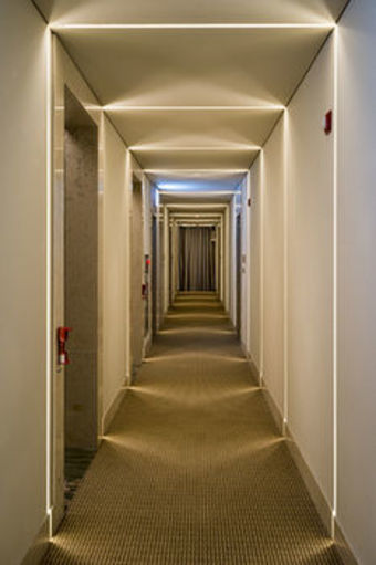 Pine Grove Hotel