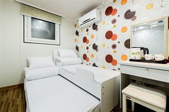 Hostel Chloe