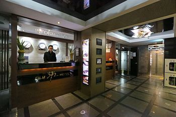 Film 37.2 Hotel