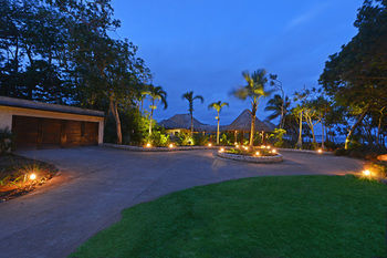 Villa Wavi Island Resort