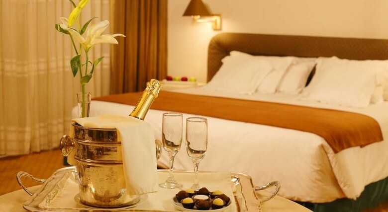 Suites Del Bosque Hotel
