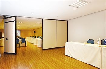 Golden Tulip Suites Dubai