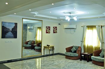 Aparthotel Aes Luxury Apartments