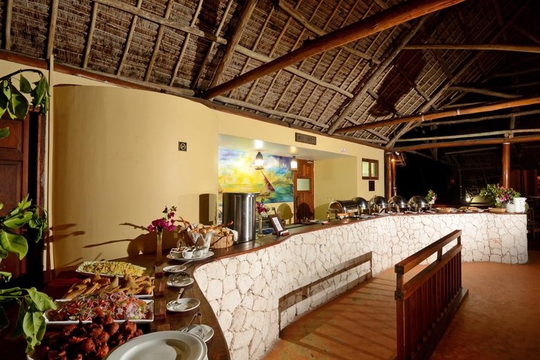 Azanzi Beach Hotel