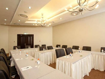 Tlotlo Hotel And Conference Center