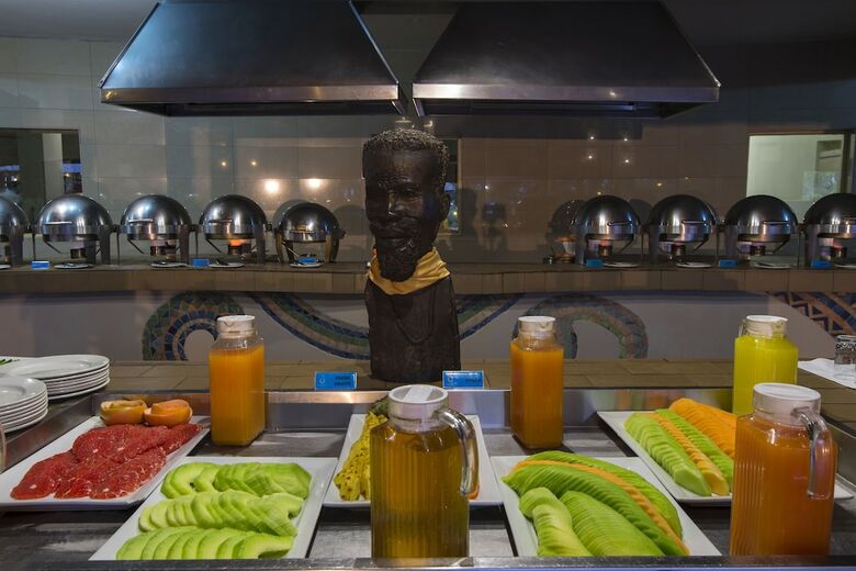 Hotel A'zambezi River Lodge