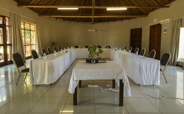 Hotel A'zambezi River Lodge