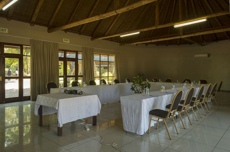 Hotel A'zambezi River Lodge