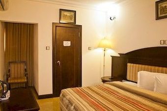 Hotel Sonant Court