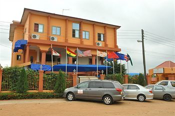 Oscarpak Royal Hotel