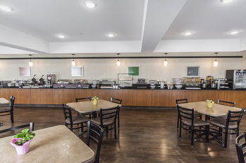 Hotel Comfort Inn & Suites