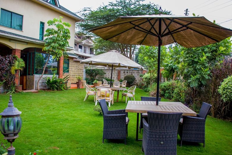 Hotel Karen Inn And Suites
