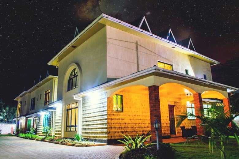 Hotel Karen Inn And Suites