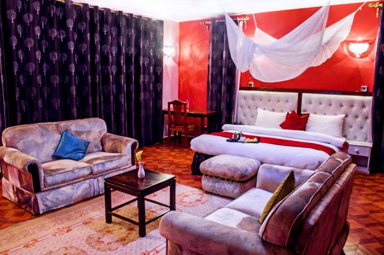 Hotel Karen Inn And Suites