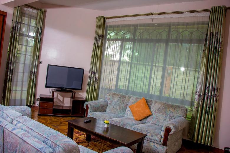 Hotel Karen Inn And Suites