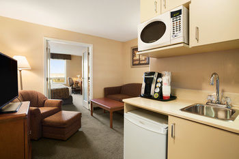 Hotel Ramada Clairmont/grande Prairie