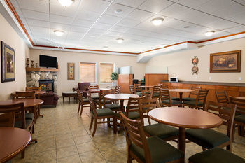 Hotel Ramada Clairmont/grande Prairie