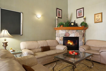 Hotel Ramada Clairmont/grande Prairie