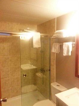 Hotel Airport Traveller's Inn
