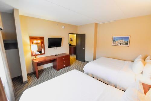 Hotel Canad Inns Destination Centre Garden City