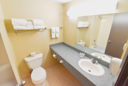 Hotel Canad Inns Destination Centre Garden City