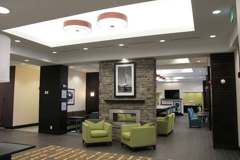 Hotel Hampton Inn By Hilton Winnipeg/airport