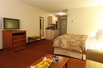 Pomeroy Inn & Suites Hotel