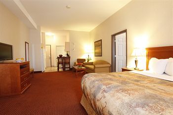 Pomeroy Inn & Suites Hotel