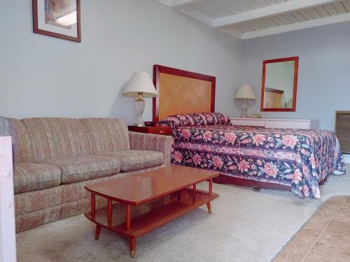 Motel Kootenay Country Inn