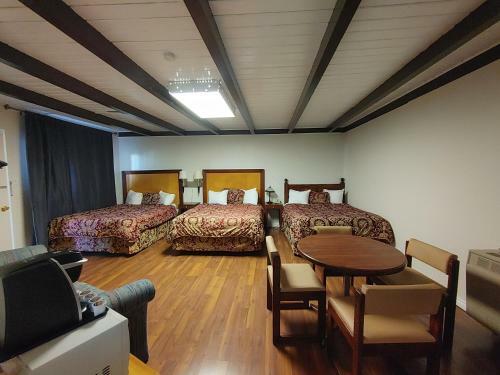 Motel Kootenay Country Inn