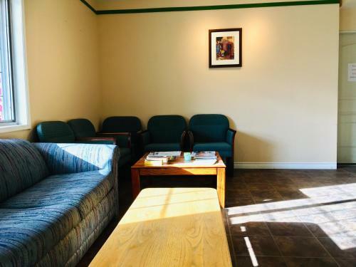 Motel Kootenay Country Inn