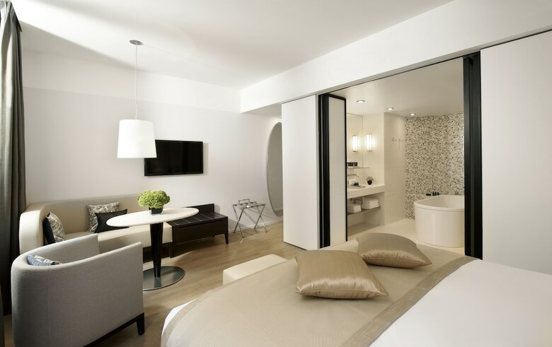 Hotel Sofitel Arc De Triomphe