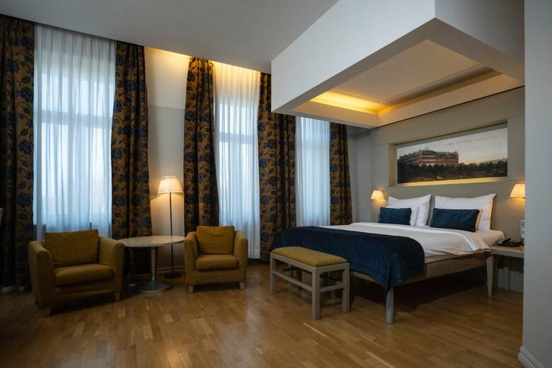 Opera Hotel
