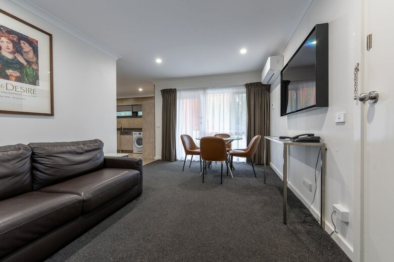 Forrest Hotel & Apartments