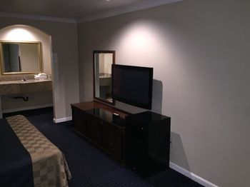 Motel Walnut Inn & Suites
