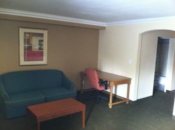 Motel Walnut Inn & Suites