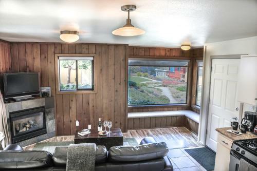 Bed & Breakfast Cottages At Little River Cove