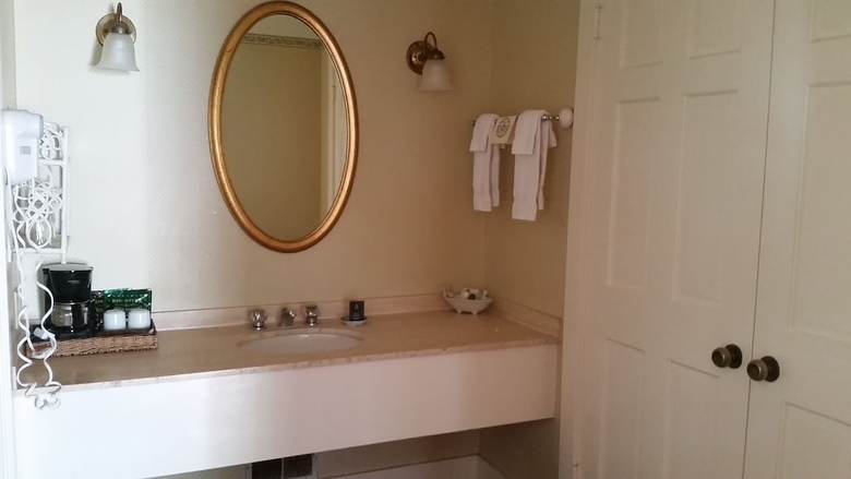 The Mendocino Hotel And Garden Suites