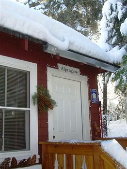 Tahoma Meadows Bed And Breakfast Cottages