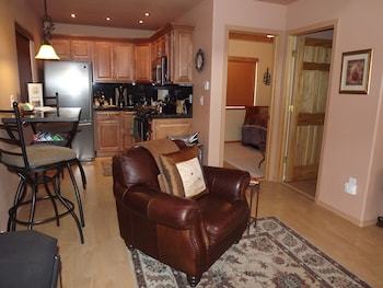 Cabana Alaska Adventure Unlimited Chalets