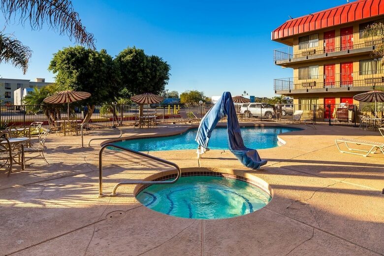 Motel Travelers Inn