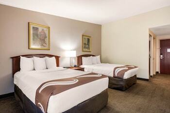 Hotel Quality Inn & Suites
