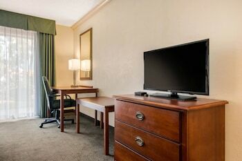 Hotel Quality Inn & Suites