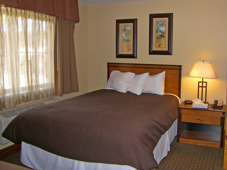 Motel Backcountry Inn